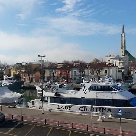 Rimini Lighthouse Easy Comfort Apartment Luaran gambar