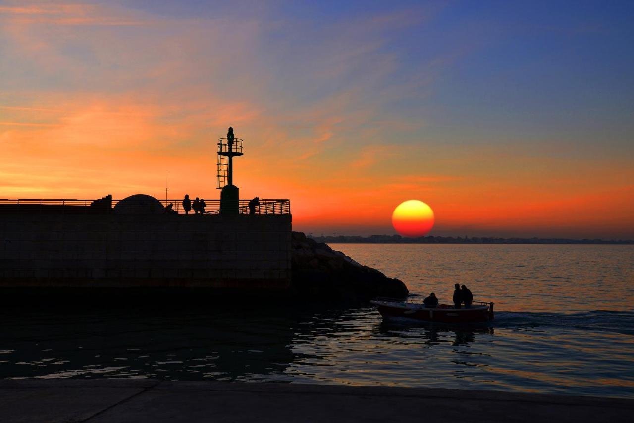 Rimini Lighthouse Easy Comfort Apartment Luaran gambar